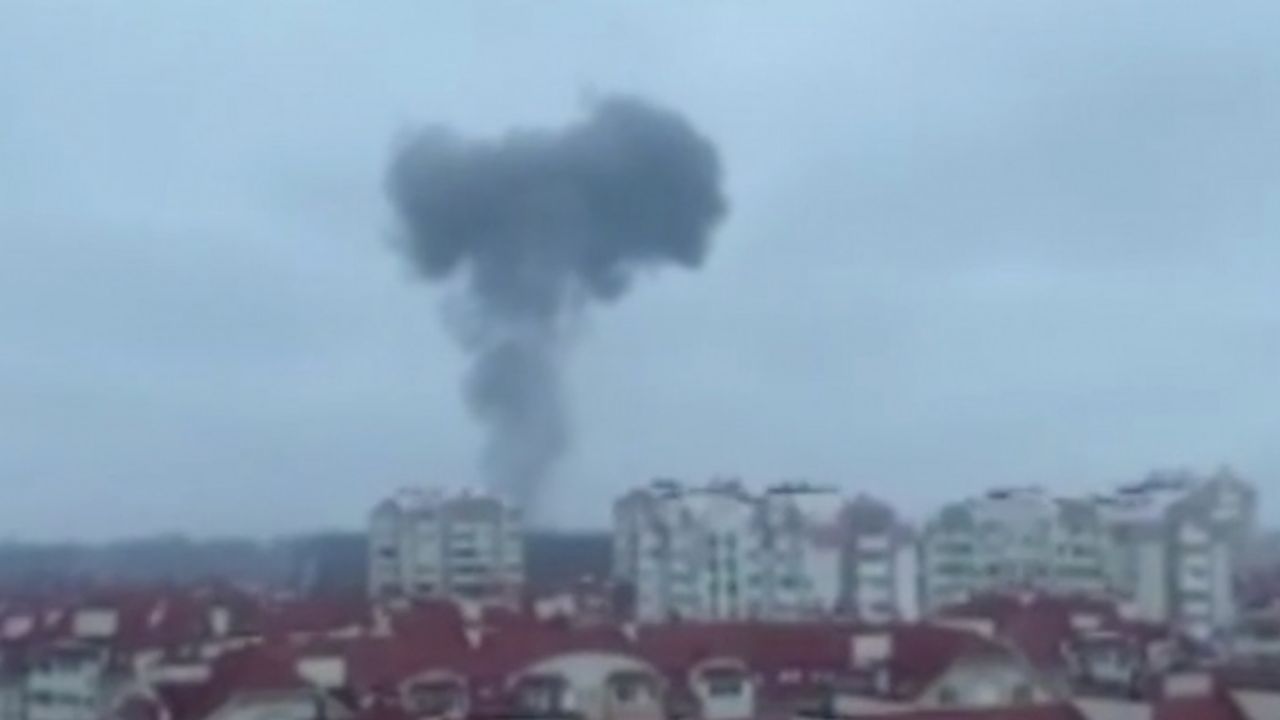Patlama sesleri duyuldu: Ukrayna uçuşları iptal edildi