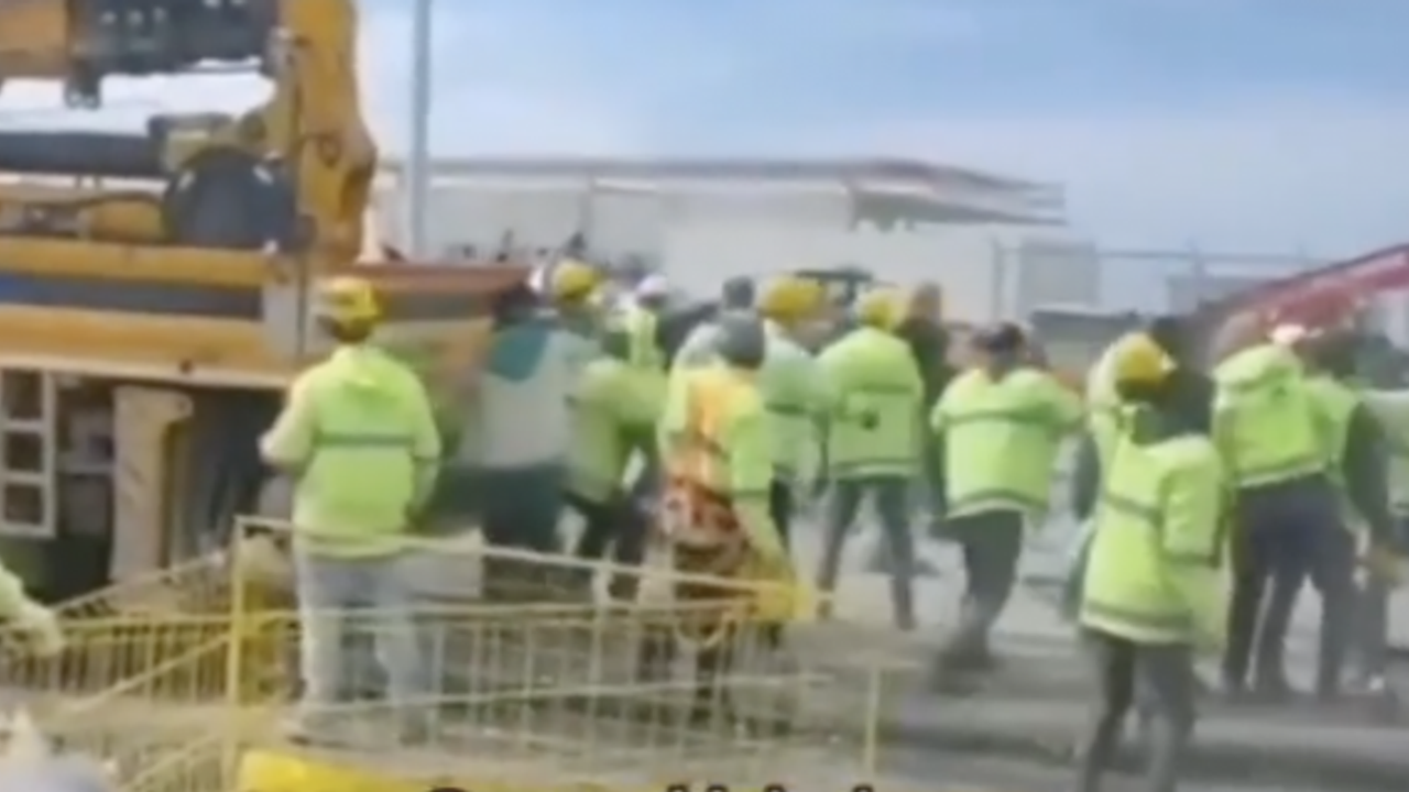 Taşlı, sopalı kavga böyle görüntülendi...