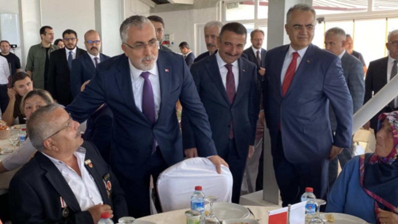 Bakan Işıkhan, gazilerle yemekte bir araya geldi