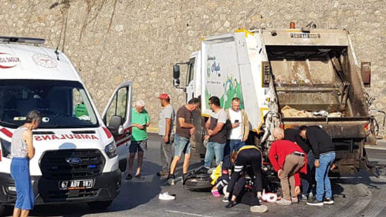 Belediyeye ait çöp aracına vurdu: Ağır yaralandı