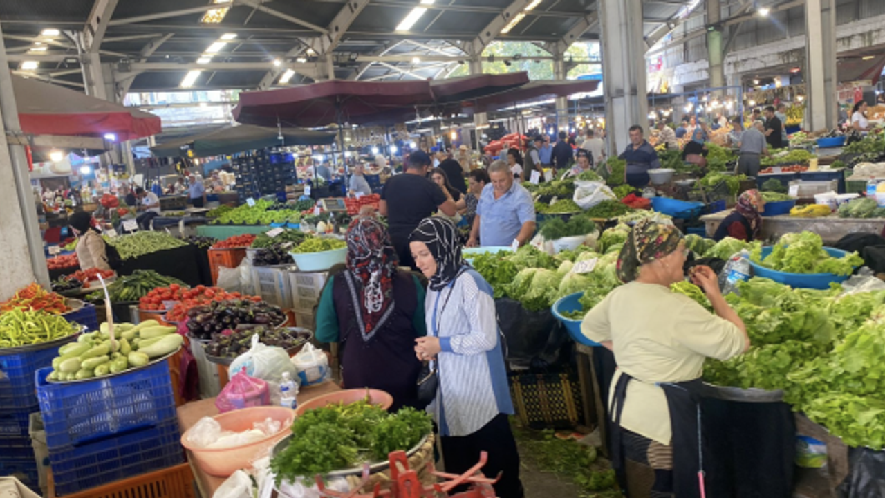 İşte pazar fiyatları: Patates 16 TL, Marul 20 TL, Fasülye 35 TL