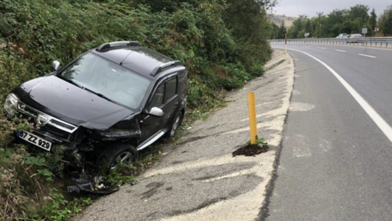 Yağmurda ıslanan yol kazaya neden oldu