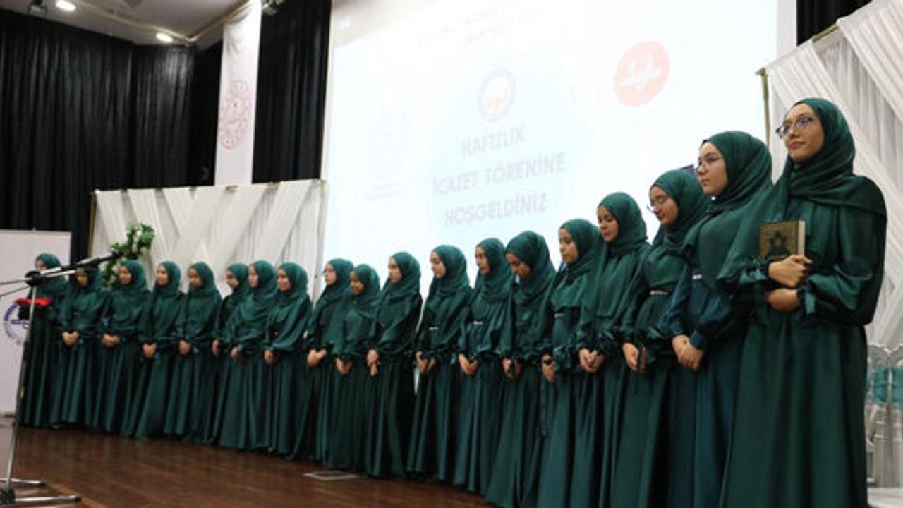 19 hafız icazet töreniyle taç giydi