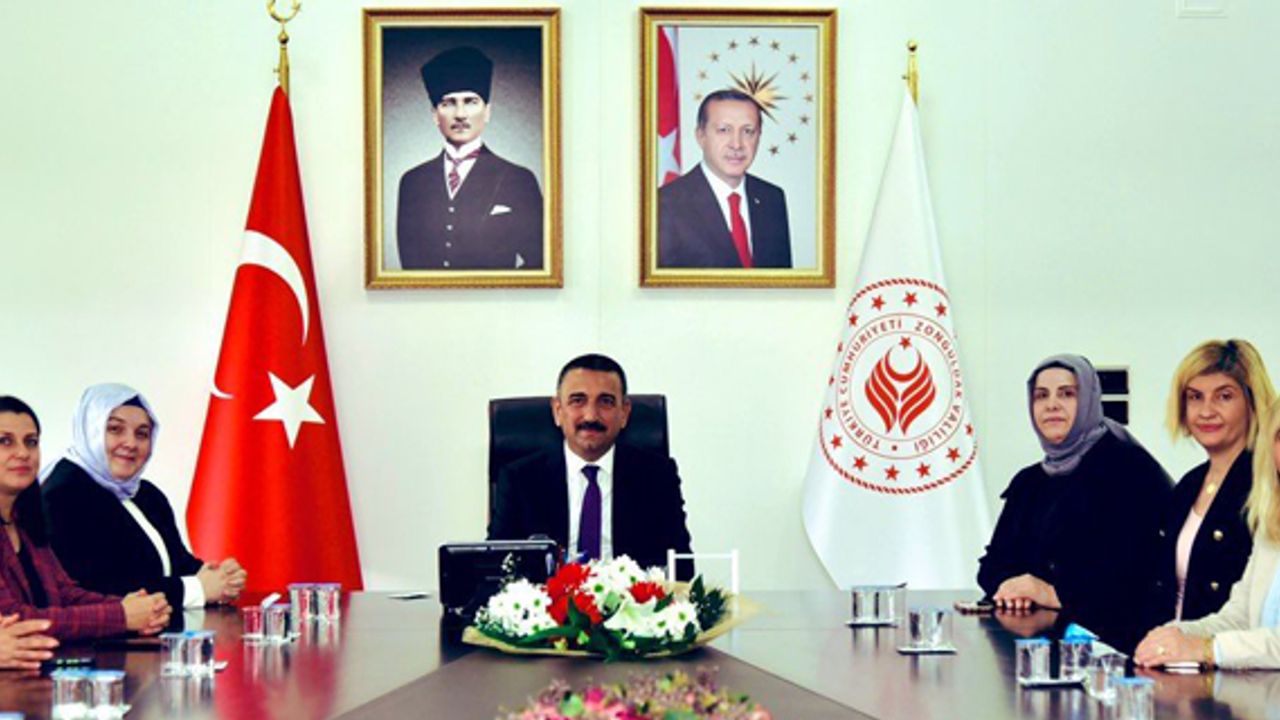 AK Kadınlardan Vali Hacıbektaşoğlu'na ziyaret
