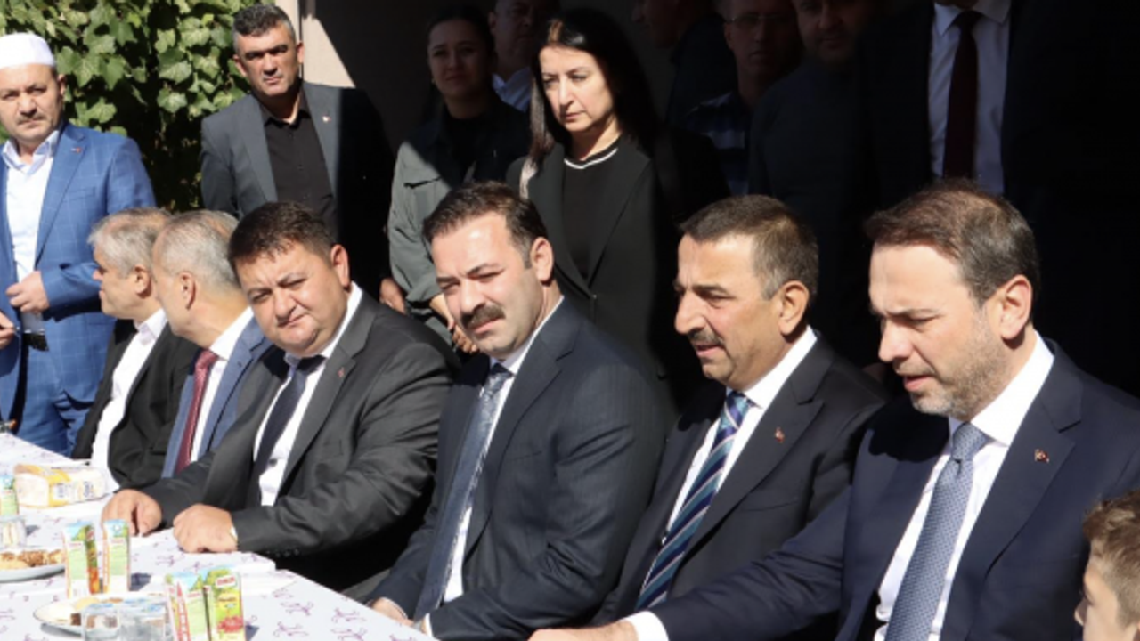 Bakan Bayraktar, Maden Şehidi ailesini ziyaret etti