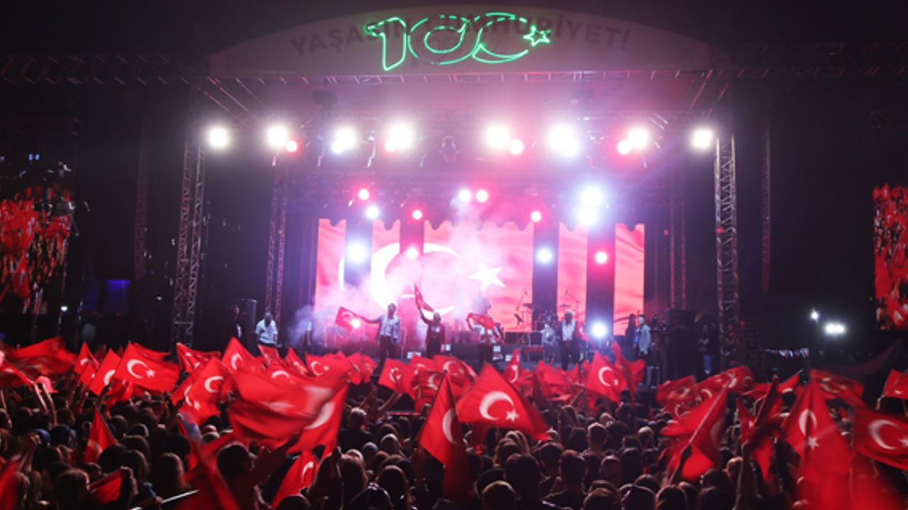 Kdz. Ereğli; Atatürk ve Cumhuriyet için yürüdü...