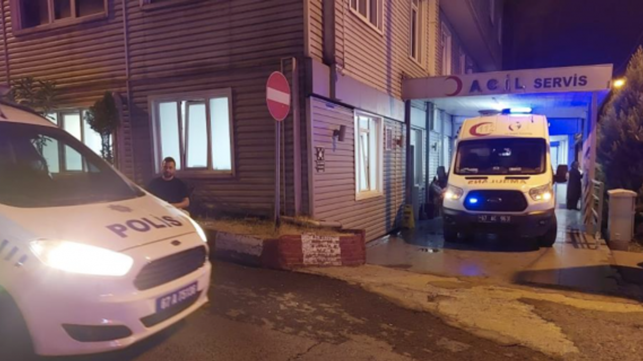 Masadaki tartışma kavgaya dönüştü, kafasında şişe kırdılar
