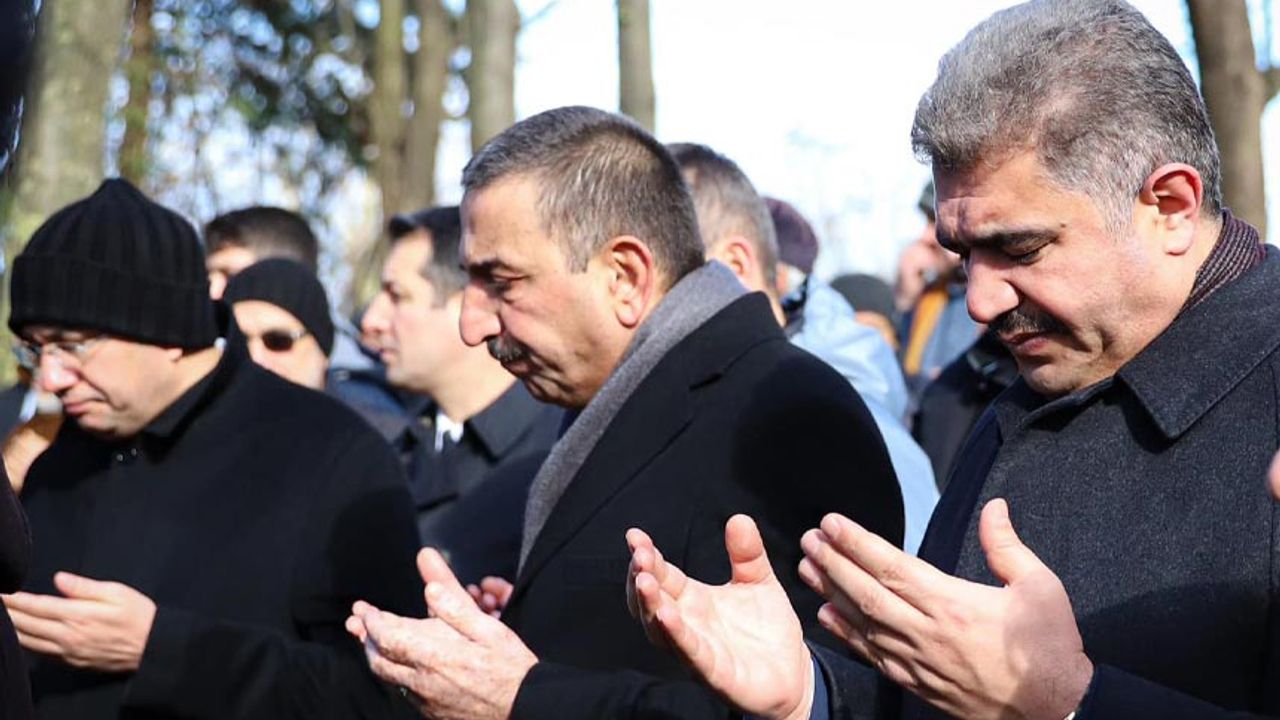 Vali Hacıbektaşoğlu, Nazır Balıkçılar'ın cenaze törenine katıldı