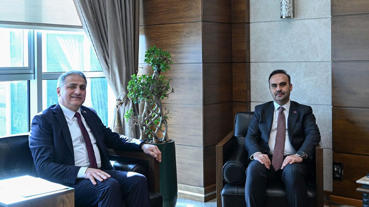 Milletvekili Bozkurt, Sanayi ve Ticaret Bakanı Kacır'ı ziyaret etti