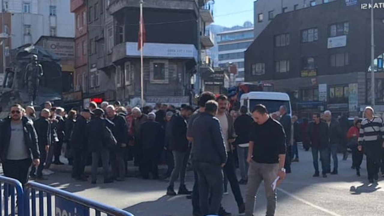 Zonguldak'ta emekliler sokağa çıktı: Bizi yok sayanı, sandıkta yok sayarız...