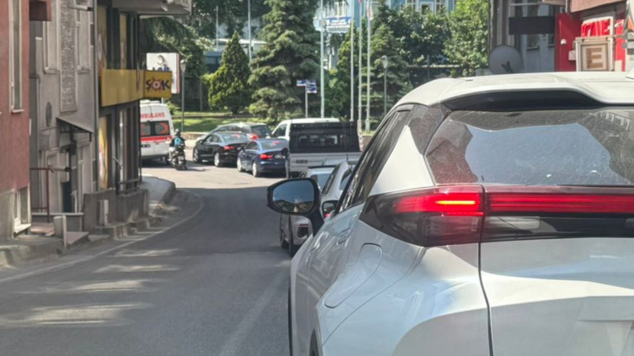 Zonguldak'ta trafik durdu: Sürücüler çileden çıktı