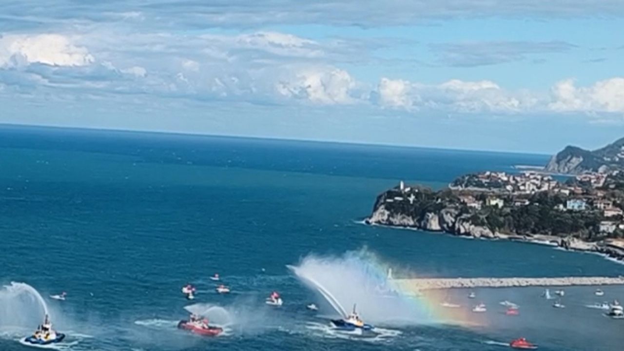 Zonguldak'ta 29 Ekim coşkusu denize taştı