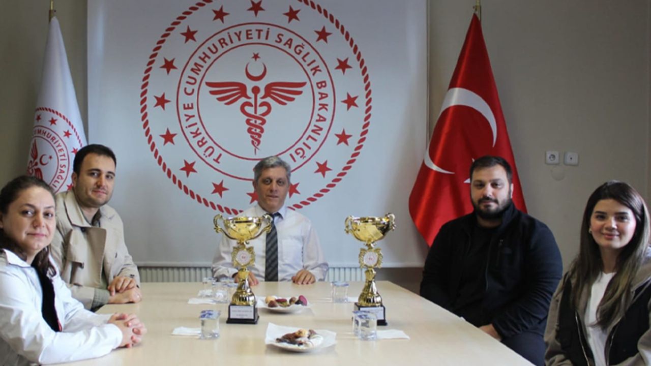 Turnuva birincisine teşekkür belgesi verildi