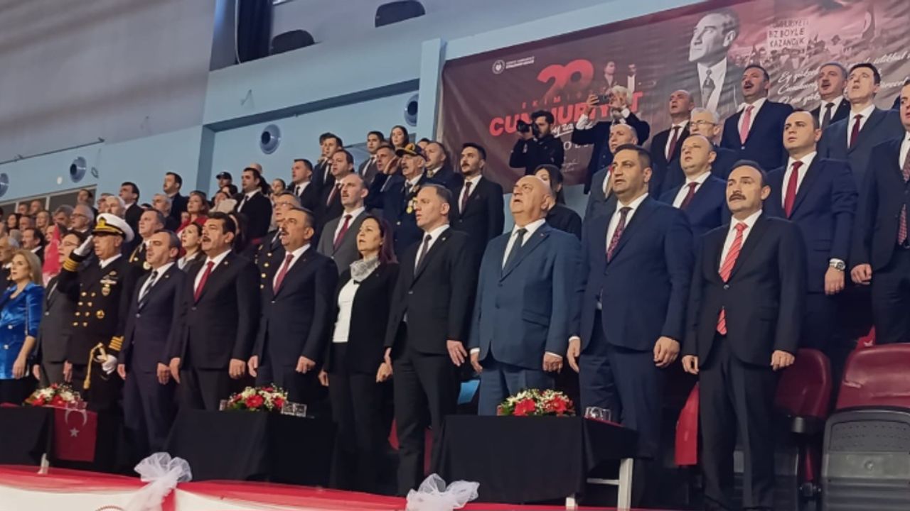 29 Ekim Zonguldak'ta büyük coşkuyla kutlandı