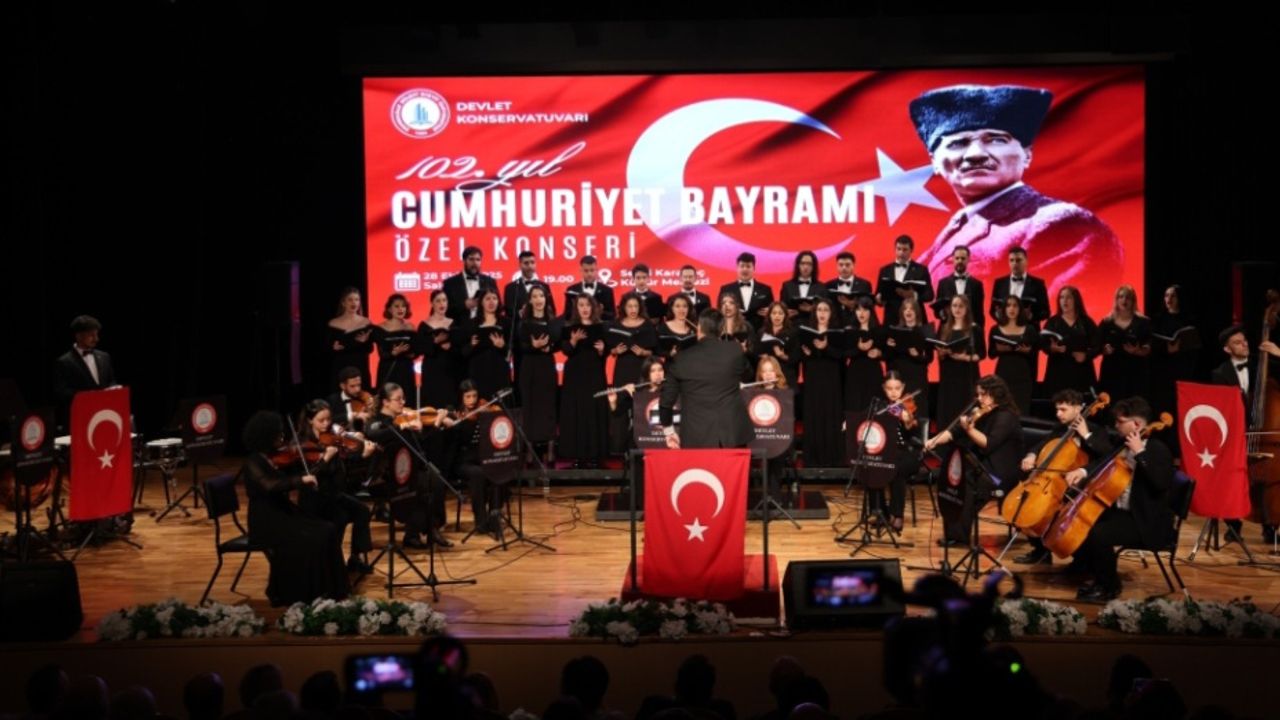 BEUN'da Cumhuriyet'in 102. yılı coşkuyla kutlandı