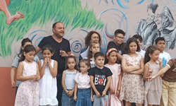 40 Yıl önce görev yaptığı okula kütüphane ve sanatevi açtı