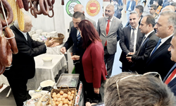 Vali Hacıbektaşoğlu, manda yoğurdunu bıçakla kesti