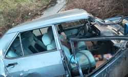 Barakaya çarpan Tofaş aracın sürücüsü hayatını kaybetti