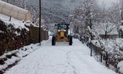 31 Köy yolunda karla mücadele sürüyor