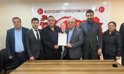 AK Parti’den istifa etti, MHP rozeti taktı!