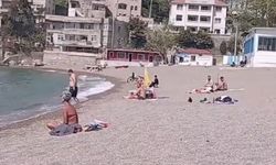 Sıcaktan bunalan vatandaş Plaja akın etti...