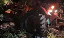 Zonguldak-Bartın yolunda otomobil traktörle çarpıştı