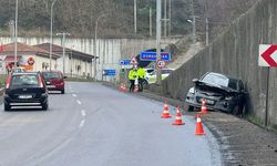 Ters yönden gelen araç kazaya neden oldu