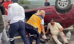 Otomobil takla attı, aynı aileden 3 kişi yaralandı