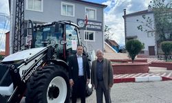 Elvanpazarcık Belediyesi'ne araç hibe edildi