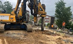 Okul bahçesindeki heyelana fore kazık çakıldı…