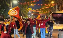 Zonguldak'ta Galatasaraylı taraftarlar sokağa döküldü