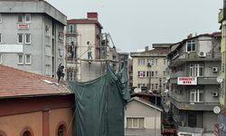 Tarihi Camii'nin minaresinde yıkım sürüyor