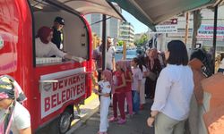Belediyeden kurs öğrencilerine limonata ve kurabiye ikramı