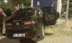 Alkollü sürücü virajı alamayıp elektrik trafosuna çarptı