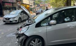 Karaelmas'ta iki otomobil kafa kafaya çarpıştı