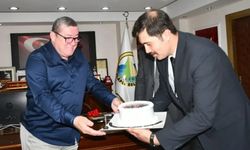 Ak Partili başkandan, CHP'li başkana doğum günü sürprizi