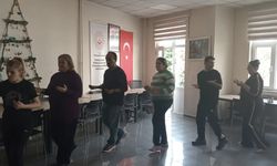 Özel bireyler halk dansları öğreniyor
