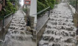 Zonguldak'ta merdivenler şelaleye dönüştü...