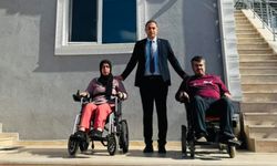 Başkan'dan engellilere akülü sandalye