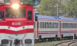 Turistik Karaelmas Ekspresi sonbaharda büyülüyor