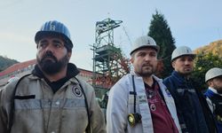 Madencilerden Atatürk'e saygı duruşu