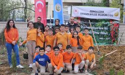 Zonguldak'ta öğrenciler 'Yeşil Vatan' için fidan dikti