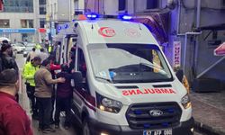 Aracın altında kalan yabancı uyruklu garson yaralandı