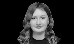 Yurdun 5'inci katından atlayarak intihar etti