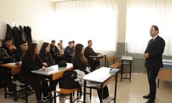 Uygar Keskin, Uzunmehmet Mesleki ve Teknik Anadolu Lisesi’ni ziyaret etti