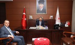 Vali Hacıbektaşoğlu, Nüfus ve Vatandaşlık Müdürü Tolga Abalı’yı kabul etti