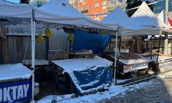 Zonguldak’ta kar yağışı balıkçı tezgahlarını vurdu