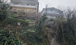 Zonguldak'ta heyelan korkusu: 8 evin yolu toprak altında kaldı