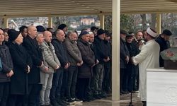 CHP'li Pulat'ın halası son yolculuğuna uğurlandı