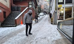 Zonguldak buz pistine döndü, vatandaşlar zor anlar yaşadı